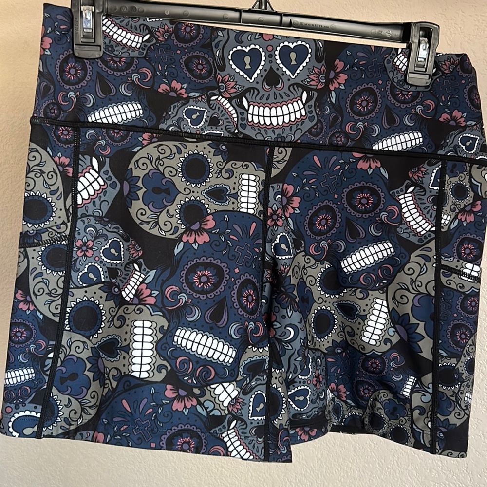 Constantly Varied Gear 5 inch shorts. Size XXL